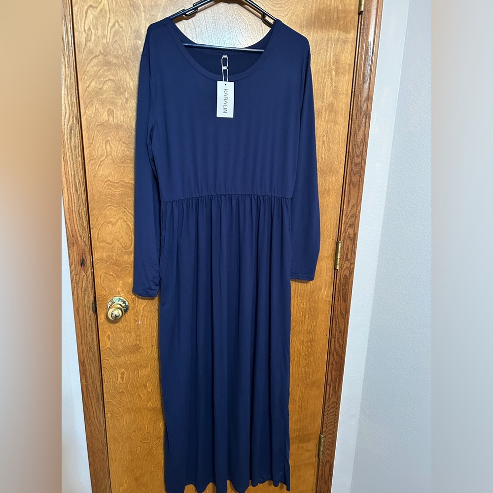 NWT women’s size 14 long sleeve navy maxi dress